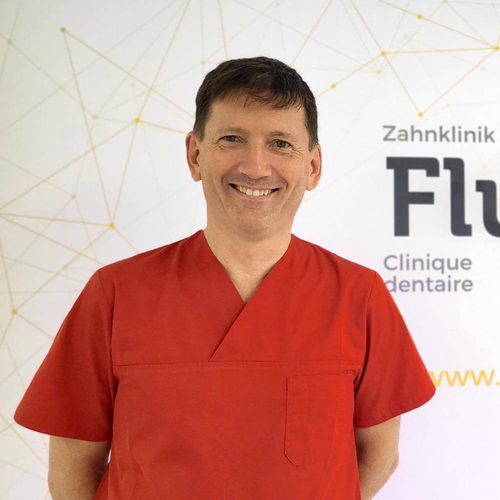 Docteur Lacoste, Médecin-Dentiste à la Clinique Fluor à Bienne